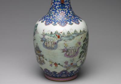 图片[3]-Vase with handles and “A Hundred Children and Dragon Boats” motif in yangcai painted enamels on a blue ground, Qing dynasty, Jiaqing reign (1796-1820)-China Archive